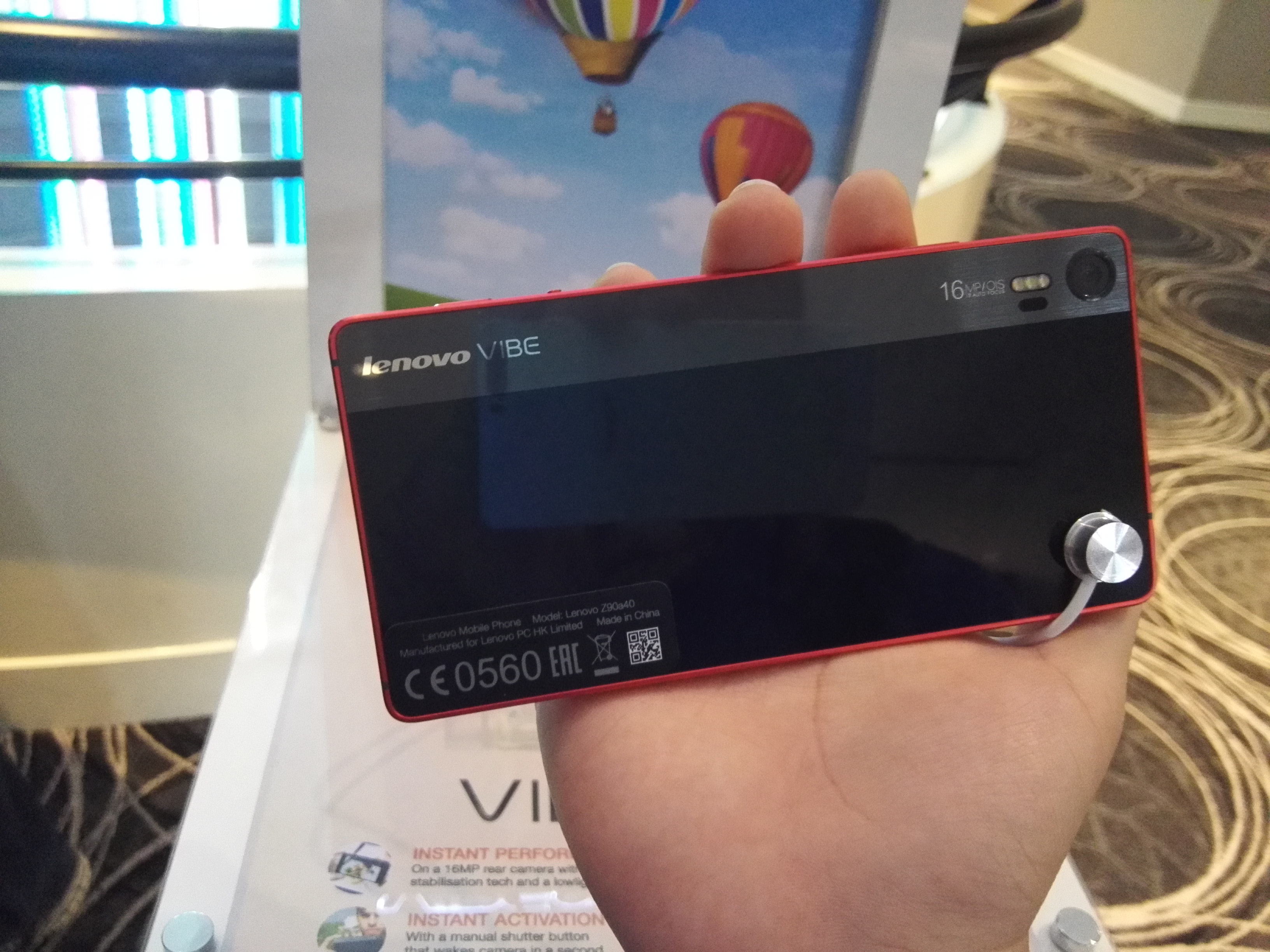 Lenovo Vibe Shot back