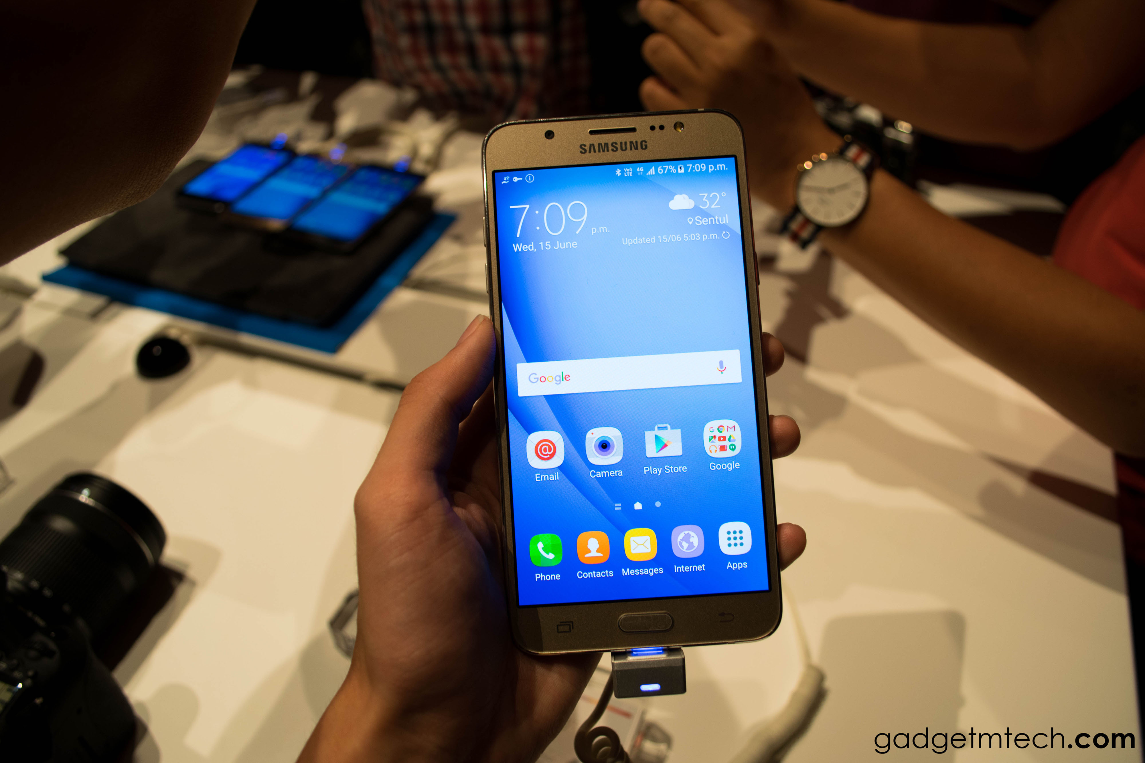 Samsung Galaxy J7 (2016)
