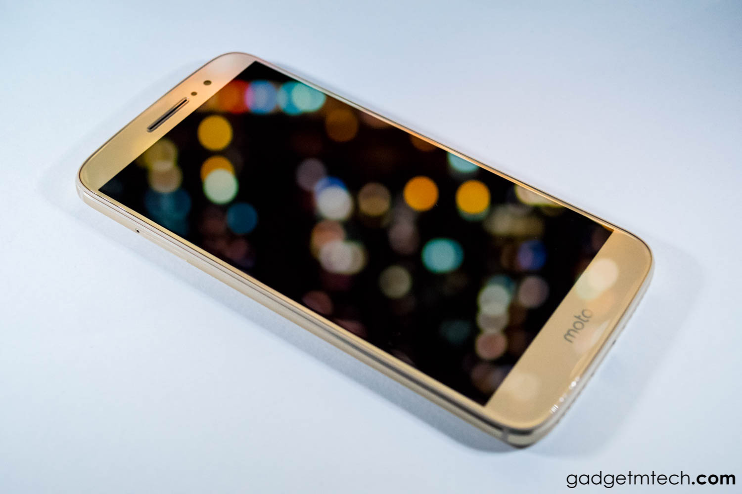 Moto M Review: Looking Classy