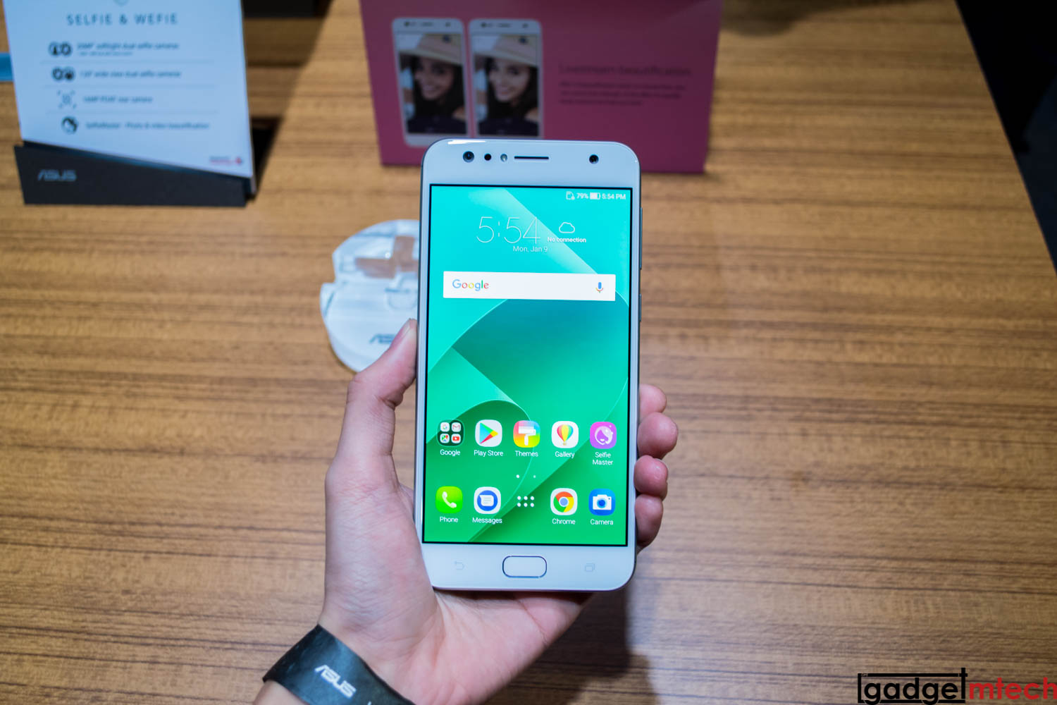 ASUS ZenFone 4 Selfie_1