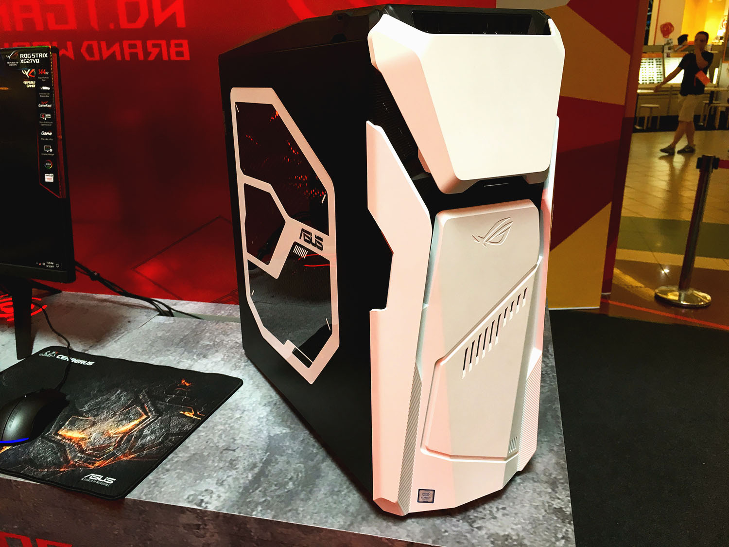 ASUS ROG Strix GD30