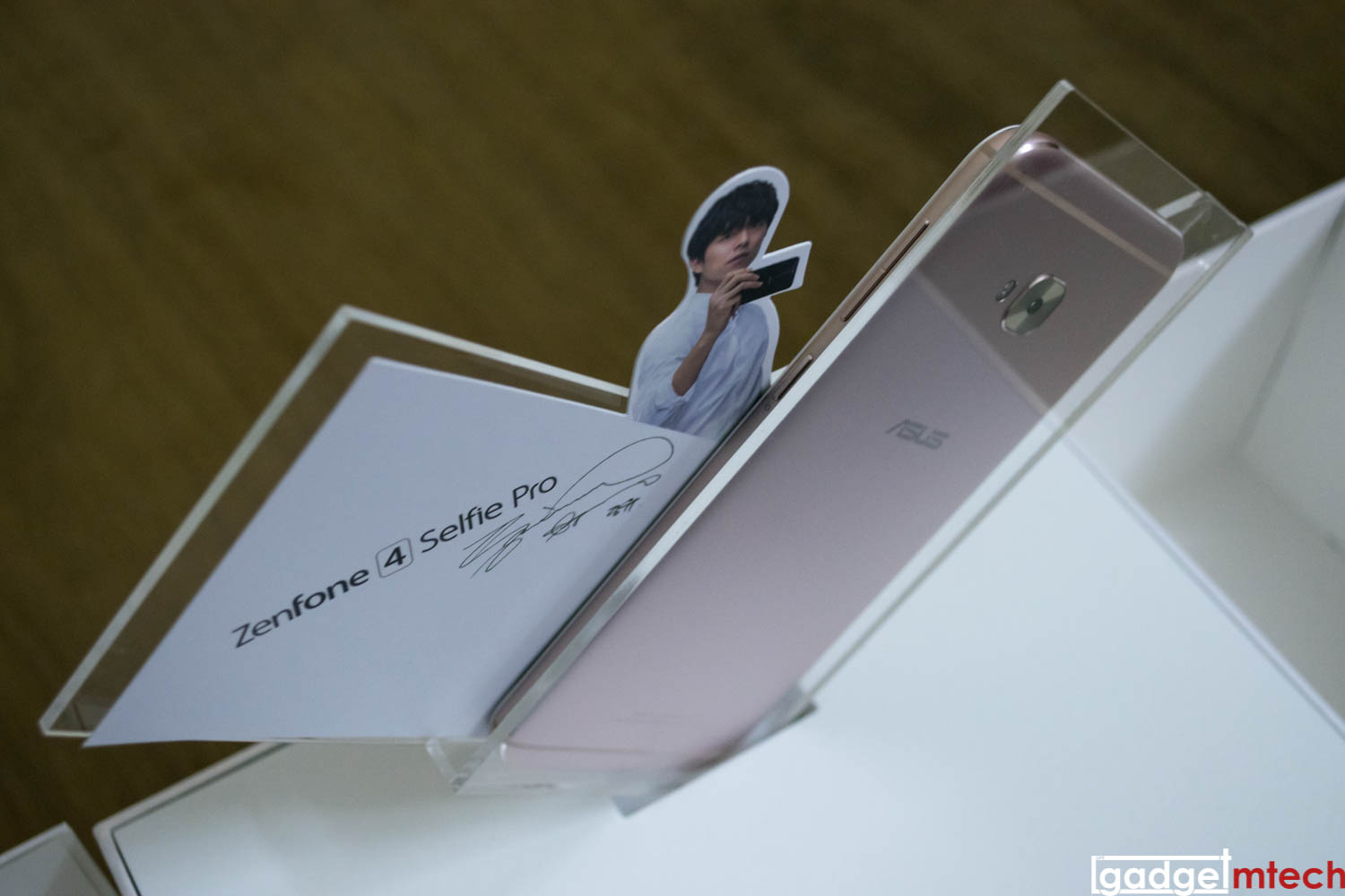 ASUS ZenFone 4 Selfie Pro Review_2
