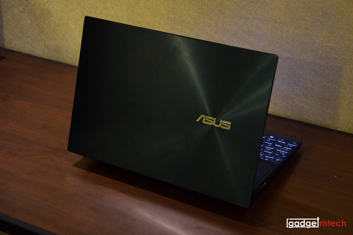 ASUS ZenBook Duo_2