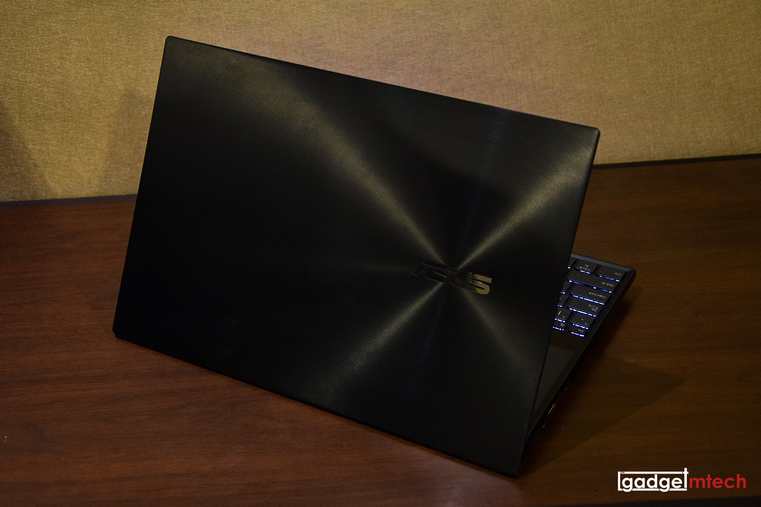 ASUS ZenBook Pro Duo_2