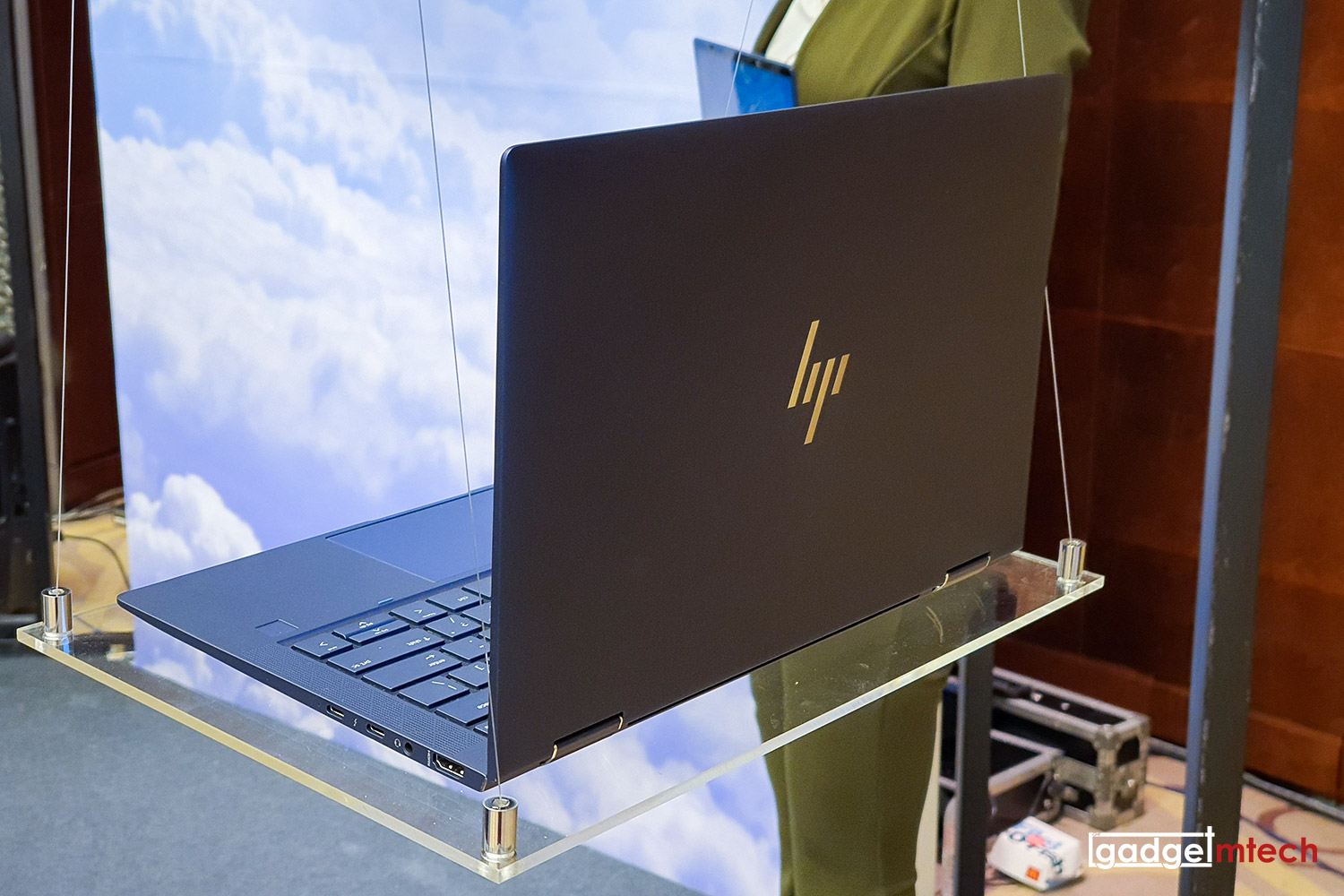 HP Elite Dragonfly_2