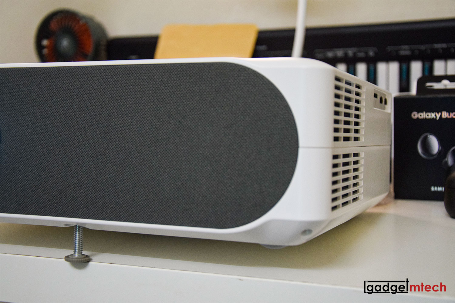 LUMOS AURO Home Cinema Short Throw Projector Review_2