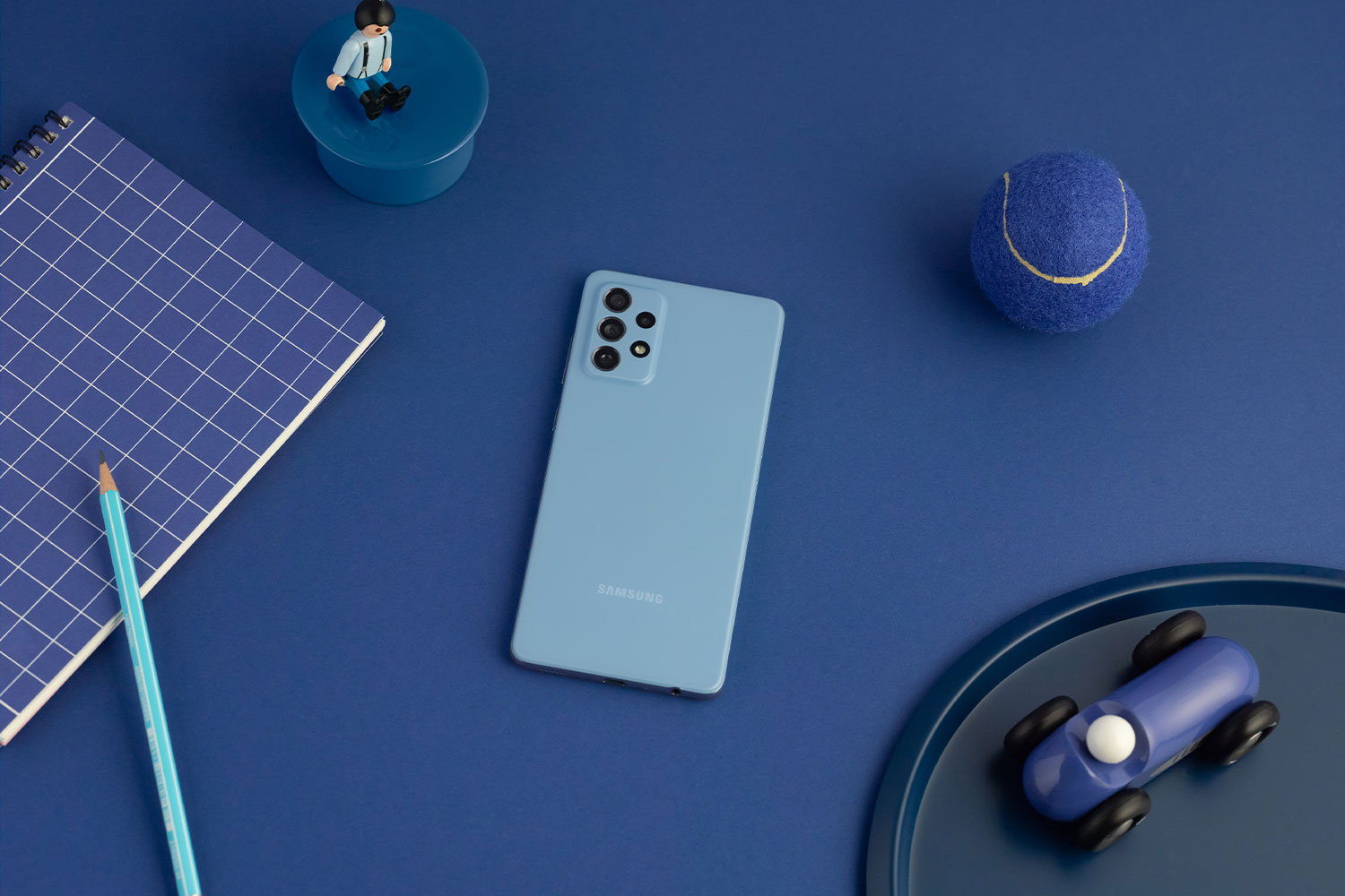 Samsung Galaxy A52 and A72_Awesome Blue
