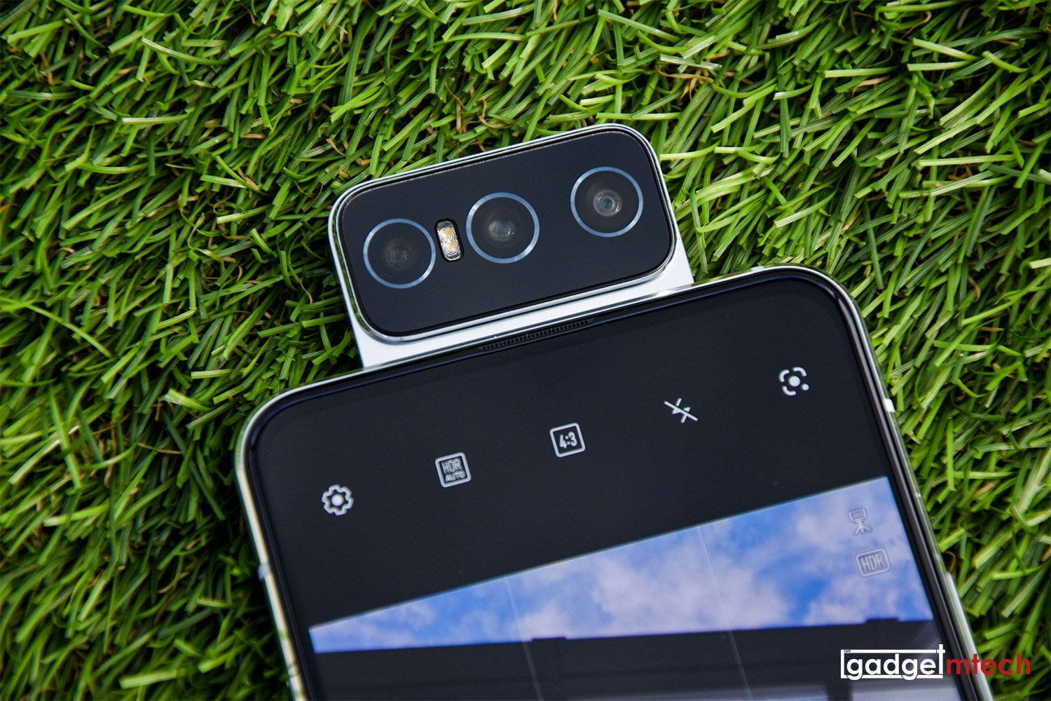 ASUS Zenfone 8 Flip Review_11